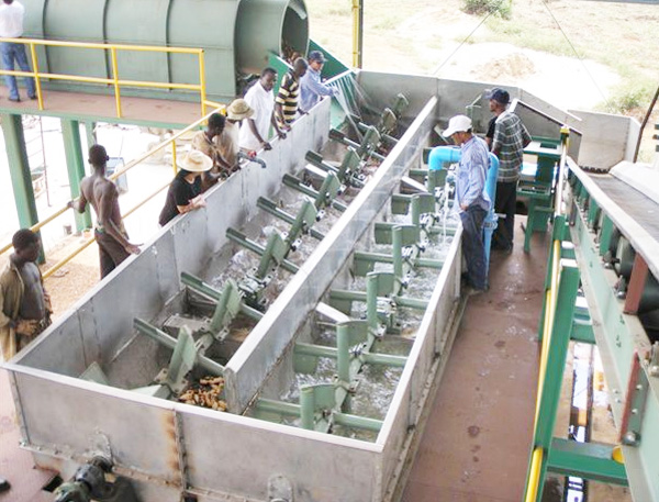 Tapioca starch extraction machine