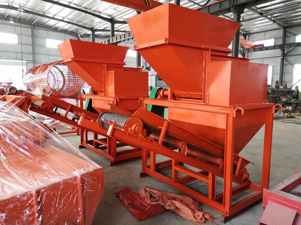 New design cassava chipping machine working video